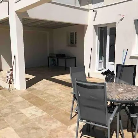 F5 Proximite Et Commodite Aimargues