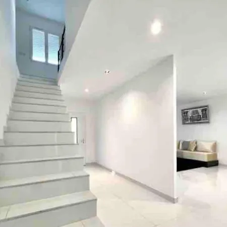 F5 Proximite Et Commodite Villa