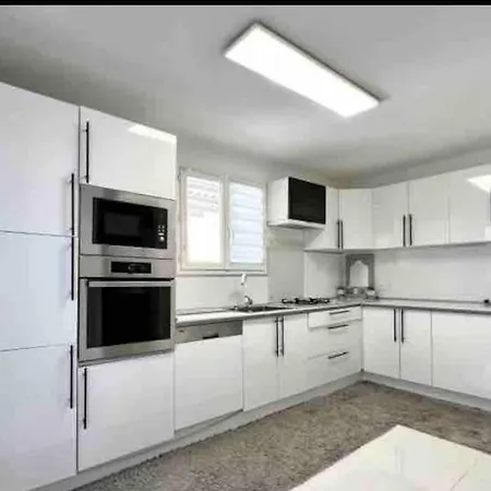 F5 Proximite Et Commodite Aimargues